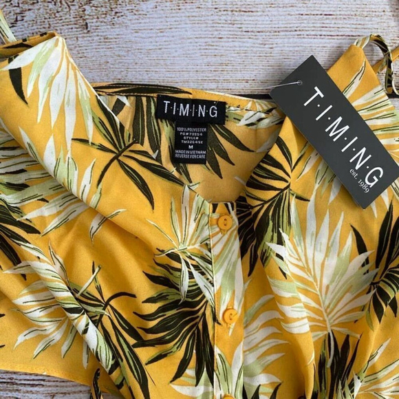 Timing Tie Front Tropical Crop Top (Sz M) - Picture 5 of 8